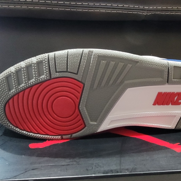 Jordan 3 - Picture 3 of 4